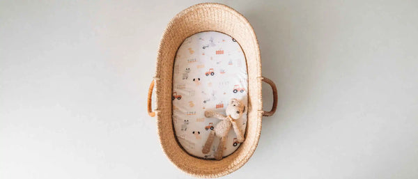 An image showing a fitted bassinet sheet